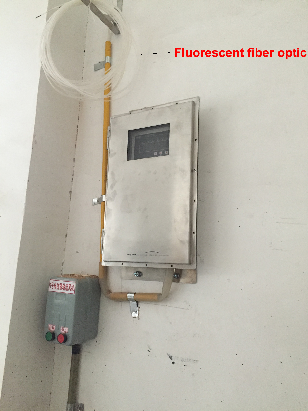 Reactor fiber optic temperature measurement system