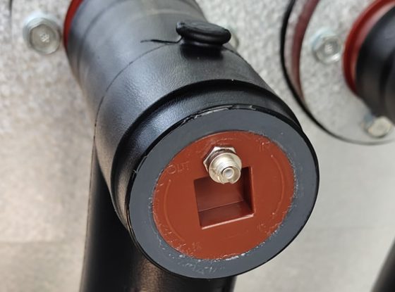 Fiber optic temperature sensor with ring main cabinet plug