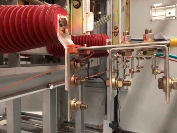 Copper busbar connection of switchgear for fiber optic temperature measurement